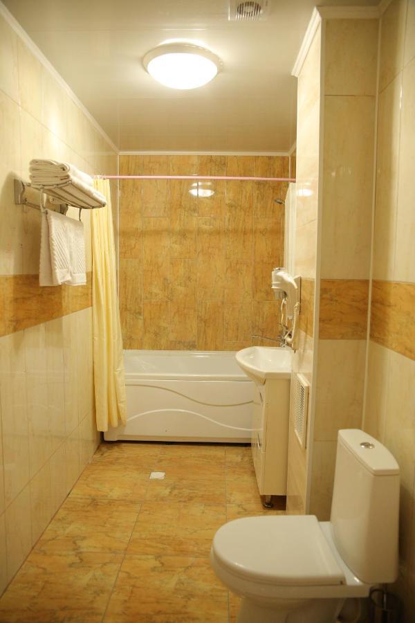 Sweet Home Hotel Atyraū Dış mekan fotoğraf