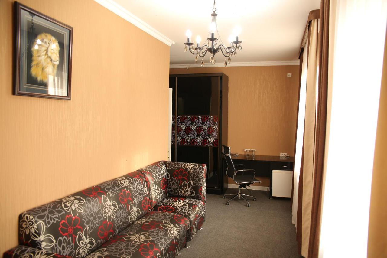 Sweet Home Hotel Atyraū Dış mekan fotoğraf